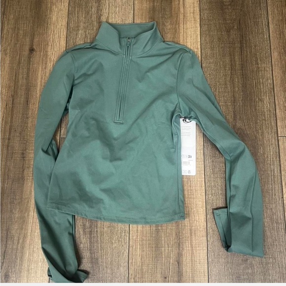 ALO Yoga Tops - Alo quarter zip up